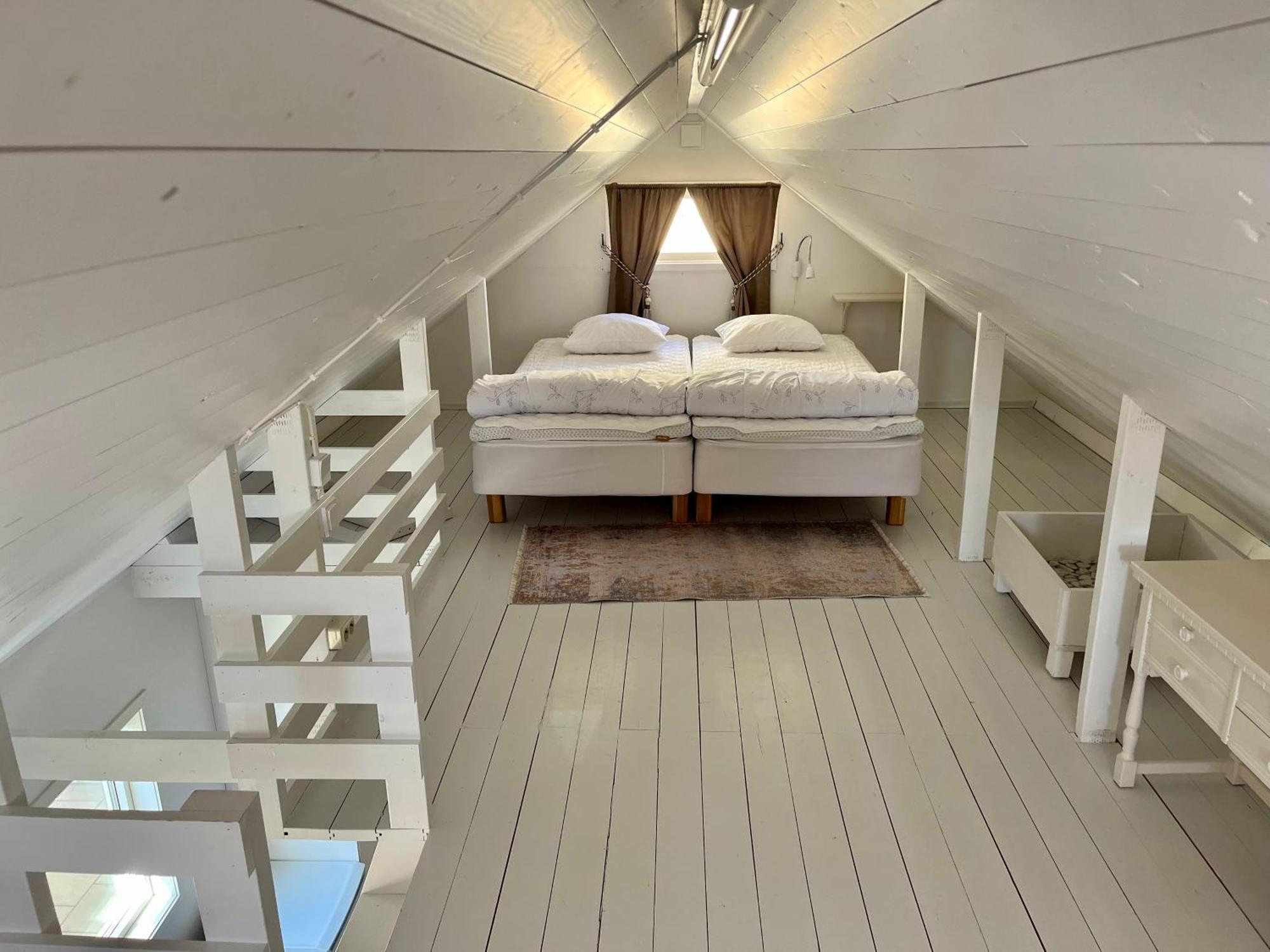 Casa vacanze Skrea Guesthouse, Close To The Falkenberg